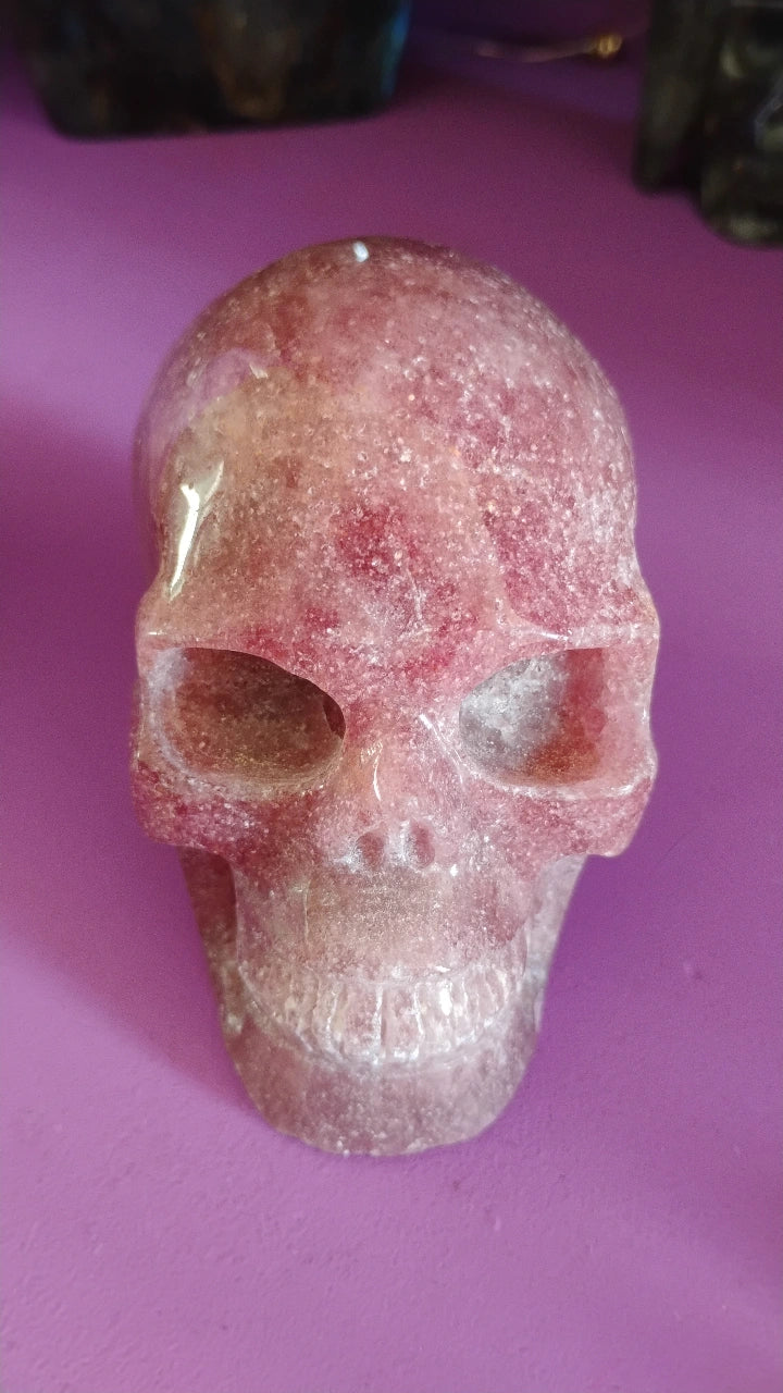 Strawberry quartz skull